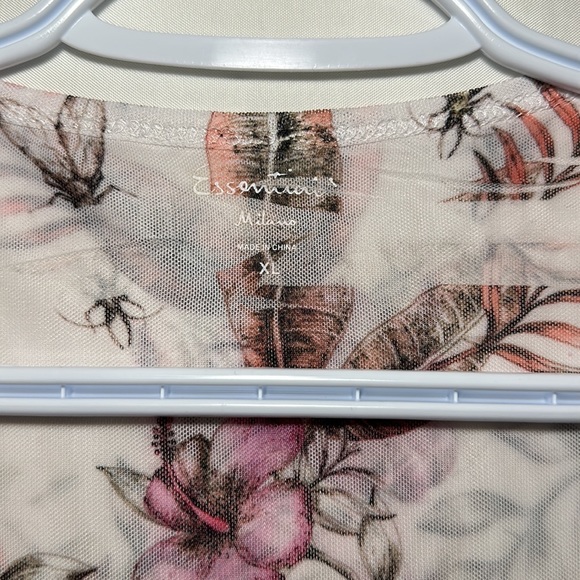 Essentials Milano Sheer Blouse Size XL White Flowers & Bugs - Picture 3 of 4